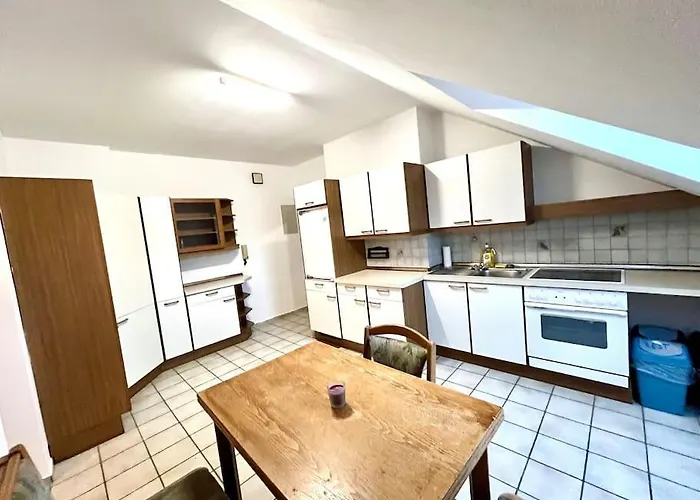 Apartment Kino Nähe, Einkaufscenter Leitendorf