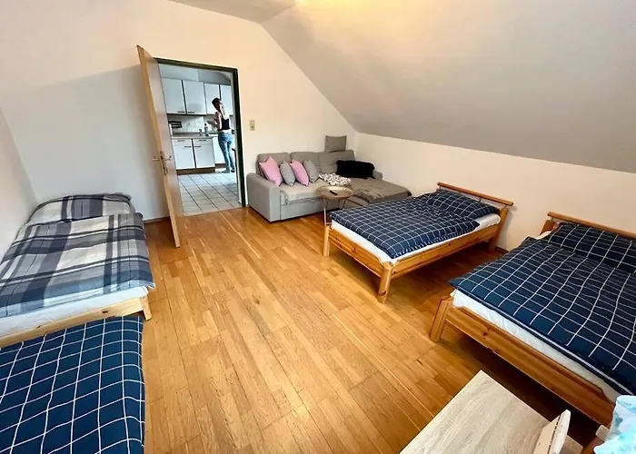 Kino Nähe, Einkaufscenter Apartment Leitendorf